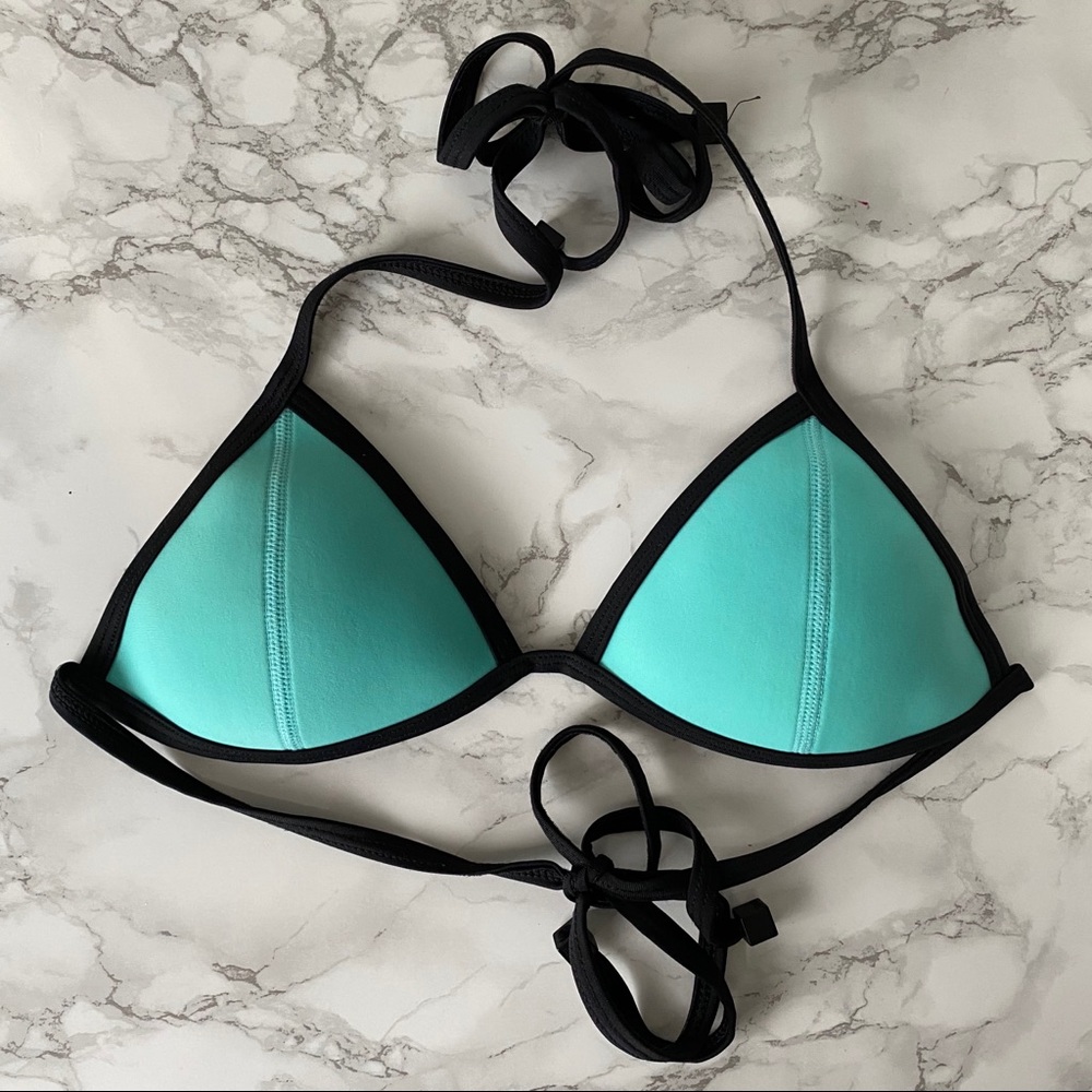 Triangl Chloe bikini top size XS light blue